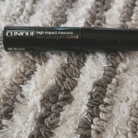 Christmas price reduction sale. NWT Clinique Makeup Moisture Surge gift set - Picture 7 of 8